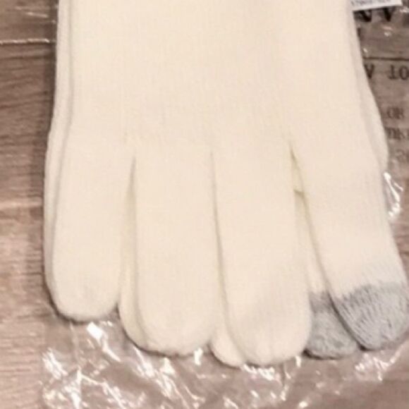 🎉Last one left 🎉Armani Exchange gloves 🌟 - Picture 6 of 8